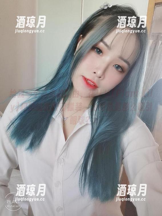 给我一个高清的理由，花リリ(Plant Lily)和她的乳胶前襟装，为何总是那么吸引眼球？